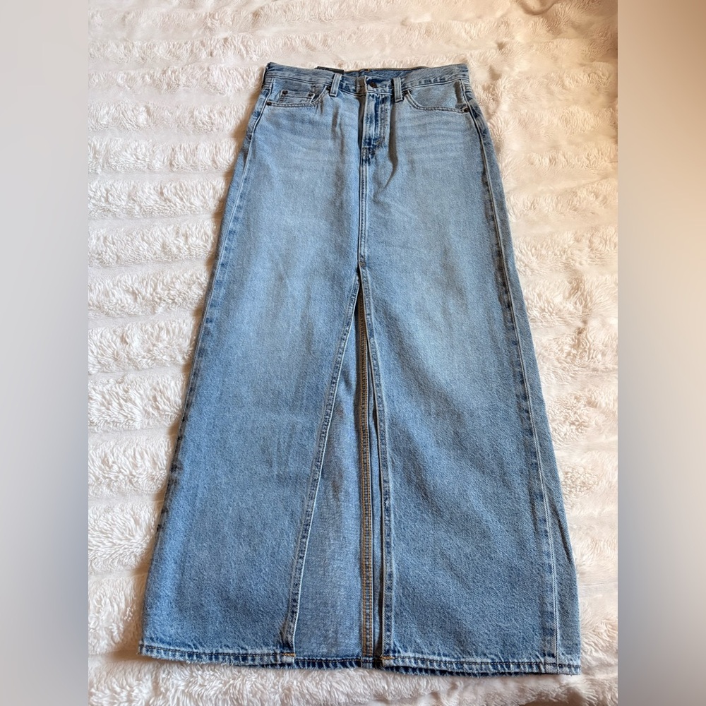 Levi's Premium Light Blue A-Line Denim Skirt